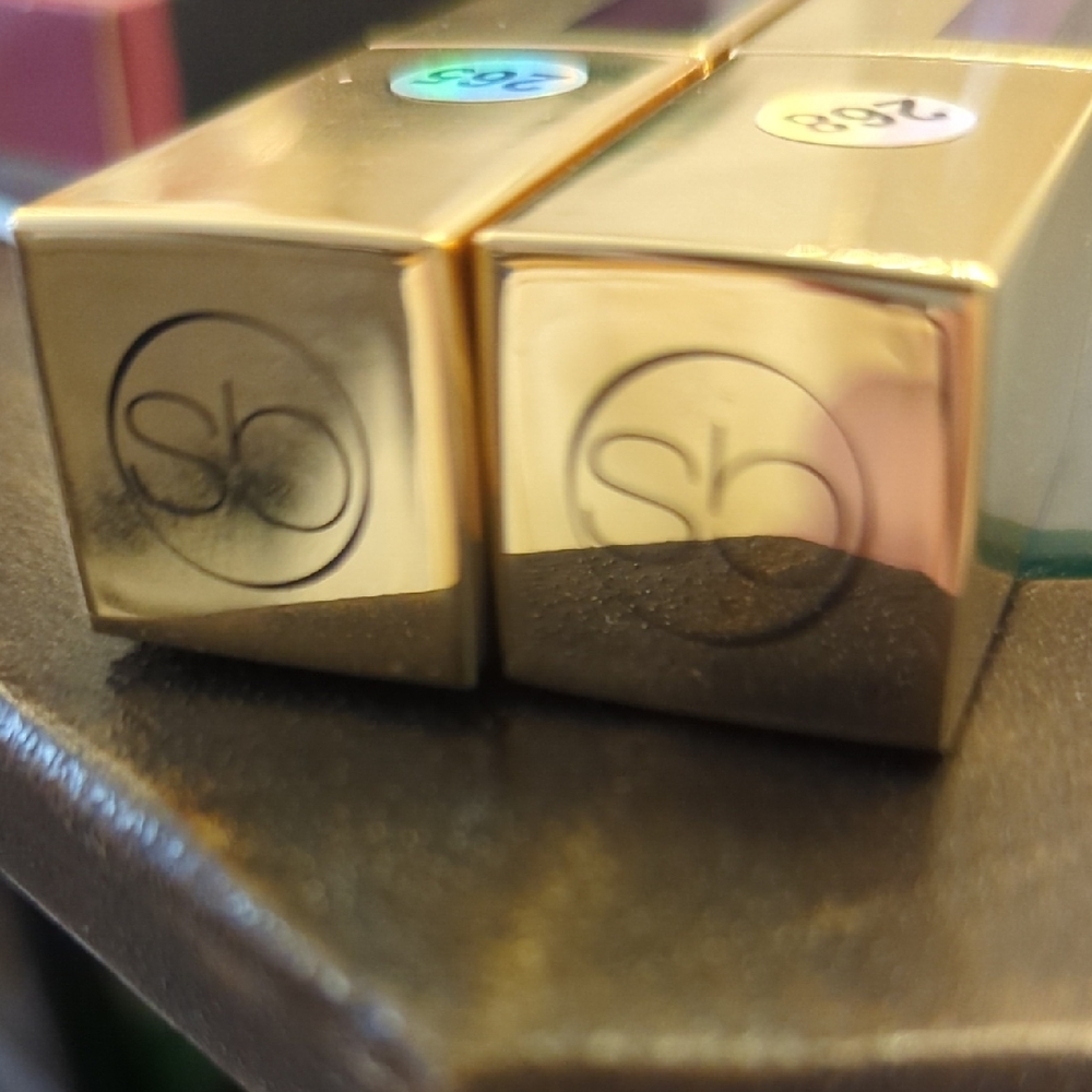 SOLD OUT Scott Barnes Lipstick - Elegant Gold - Picture 2 of 4